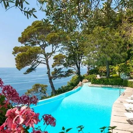 Luxury In With Pool For 12 Perss Ferienhaus